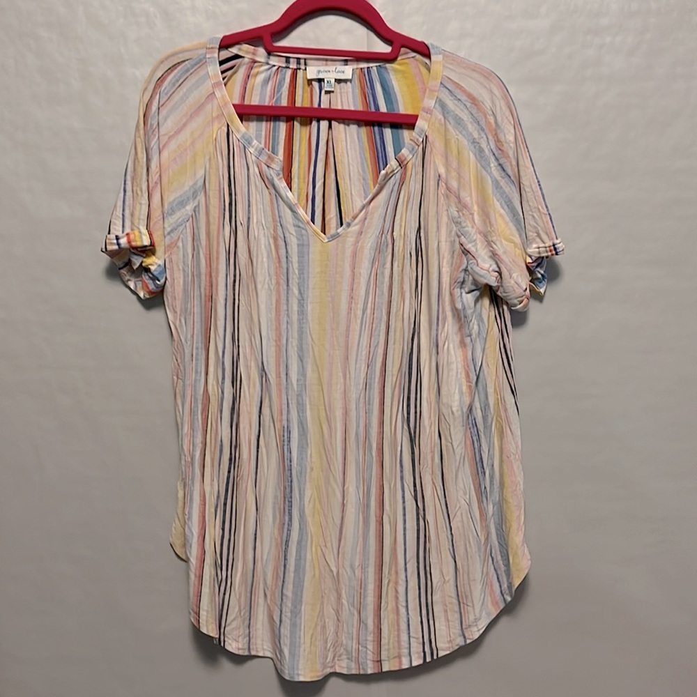 Grace & Lace stripped tee.